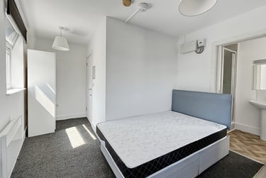 1 bed flat, a Clayponds Lane, London, TW80BN - Image 3