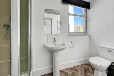 1 bed flat, a Clayponds Lane, London, TW80BN - Image 6