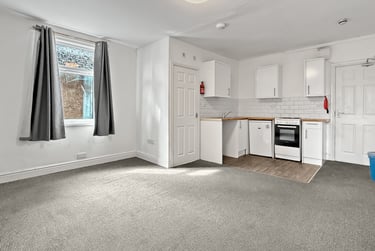 1 bed flat, Newport Road, Roath, Cardiff, CF241RS - Image 4
