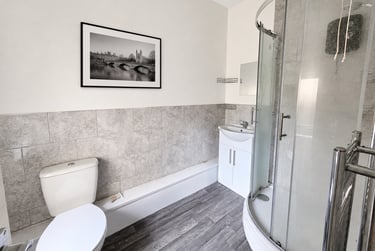 1 bed studio, Newport Road, Adamstown, Cardiff, CF241AG - Image 3