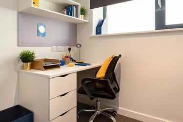 6-Bed Medium Ensuite (Superior View) - Image 1
