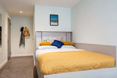 5-Bed Large Ensuite - Image 1
