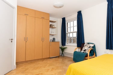 Double en suite room - Image 3