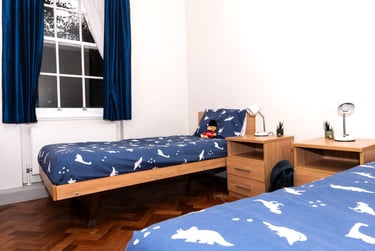 Two bedroom flat - Image 1