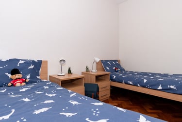 Three bedroom flat - Image 2