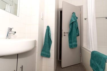 Two bedroom flat - Image 3