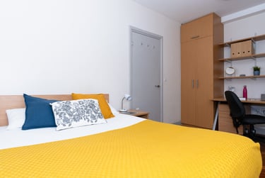 Two bedroom flat - Image 5