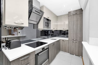 2 bed house, 2 Mansfield Street, Marylebone, London, W1G9NF - Image 4
