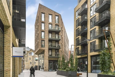 2 bed house, 2 Drapers Yard, Lambeth, London, SW181SF - Image 1
