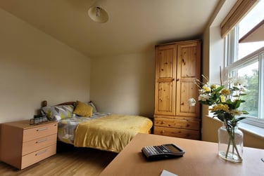 Flat 4 - 2 bedrooms - Image 3