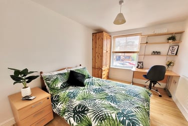 Flat 3 - 2 bedrooms - Image 1