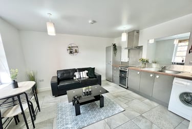 Flat 5 - 2 bedrooms - Image 3