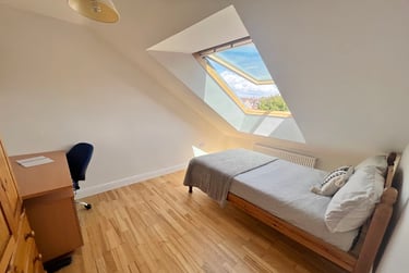 Flat 6 - 4 bedrooms - Image 4
