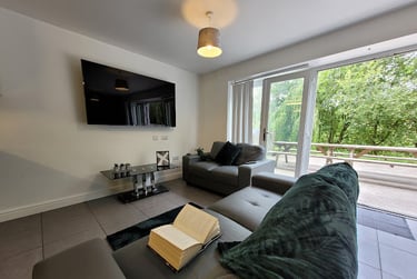 Room 10 En Suite in 11 bed house - Image 5
