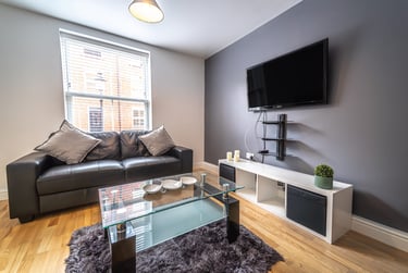 Room 10 En Suite in 11 bed house - Image 6