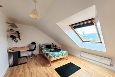 Room 11 Luxury En Suite in 11 bed house - Image 1