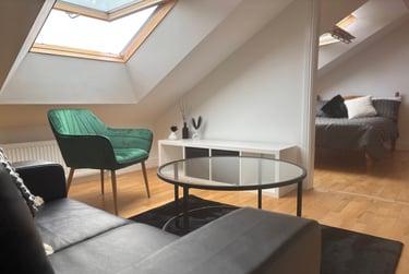 Top Floor Flat- 2 Bedrooms - Image 3