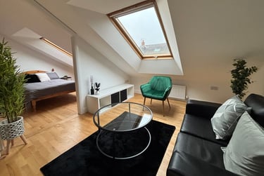 Top Floor Flat- 2 Bedrooms - Image 8