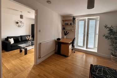 Flat 2- 1 Bedroom - Image 4