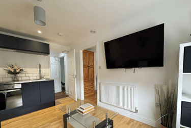 Flat 5- 1 Bedroom - Image 2