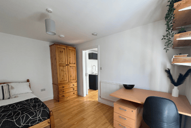 Flat 2- 1 Bedroom - Image 1