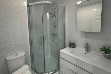 Flat 6- 2 Bedrooms - Image 5