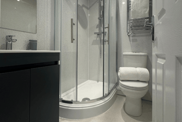 Flat 3- 1 Bedroom - Image 6