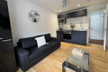 Flat 5- 1 Bedroom - Image 3
