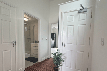 Flat 6- 2 Bedrooms - Image 8