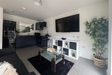 1 Bedroom Studio - Image 2