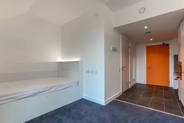 Classic Studio at Parish Hall, Church Road, Egham, TW209HZ - Image 7