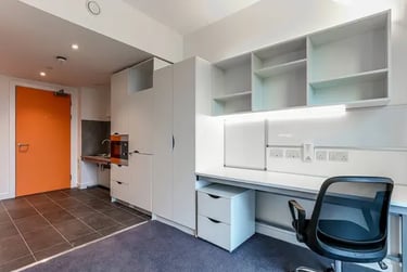 Classic Studio at Parish Hall, Church Road, Egham, TW209HZ - Image 4