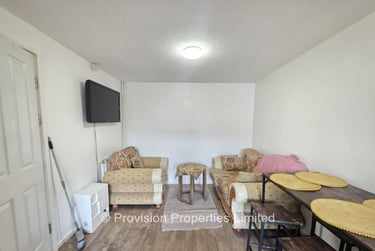 4 bed house, Consort View, Hyde Park, Leeds, LS31NX - Image 3