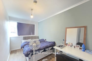 4 bed house, Consort View, Hyde Park, Leeds, LS31NX - Image 4