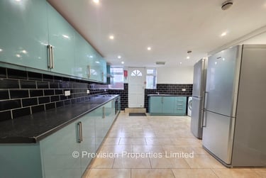6 bed house, Cardigan Lane, Burley, Leeds, LS42LN - Image 2