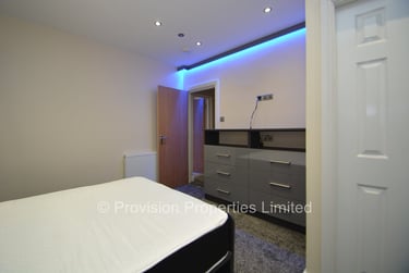1 bed flat, Victoria Road, Hyde Park, Leeds, LS61DU - Image 6