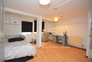 8 bed house, Manor Drive, Hyde Park, Leeds, LS61DD - Image 8