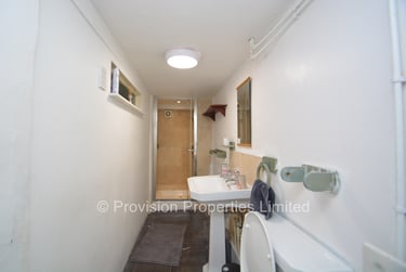 8 bed house, Manor Drive, Hyde Park, Leeds, LS61DD - Image 14