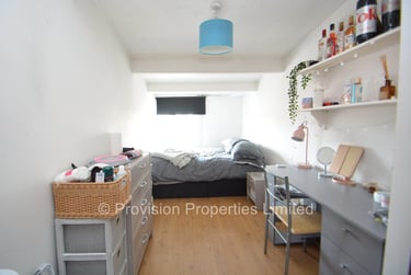 8 bed house, Manor Drive, Hyde Park, Leeds, LS61DD - Image 11