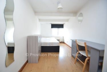 8 bed house, Manor Drive, Hyde Park, Leeds, LS61DD - Image 12