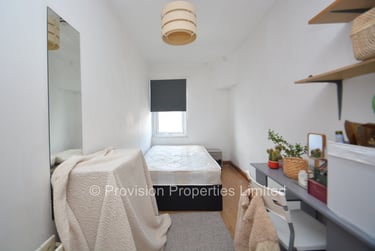 8 bed house, Manor Drive, Hyde Park, Leeds, LS61DD - Image 9