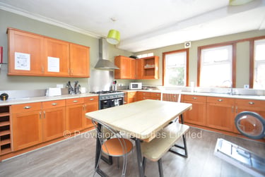 8 bed house, Manor Drive, Hyde Park, Leeds, LS61DD - Image 4