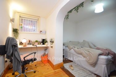 4 bed flat, St Johns Avenue, Hyde Park, Leeds, LS61AW - Image 6