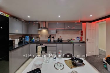 4 bed flat, North Grange Road, Headingley, Leeds, LS62BR - Image 4