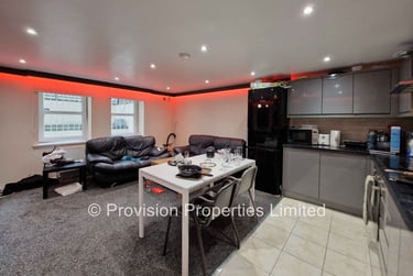 4 bed flat, North Grange Road, Headingley, Leeds, LS62BR - Image 3