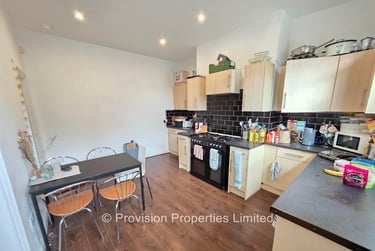 6 bed house, Ebor Mount, Hyde Park, Leeds, LS61NS - Image 7