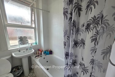 6 bed house, Ebor Mount, Hyde Park, Leeds, LS61NS - Image 9