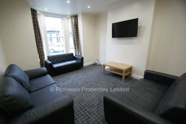 7 bed house, Norwood Terrace, Hyde Park, Leeds, LS61EA - Image 1