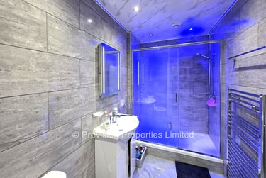 7 bed house, Norwood Terrace, Hyde Park, Leeds, LS61EA - Image 2