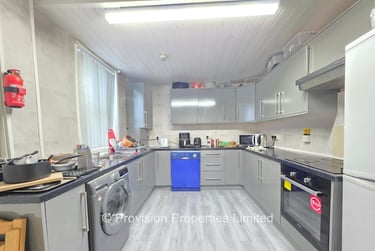 7 bed house, Norwood Terrace, Hyde Park, Leeds, LS61EA - Image 5